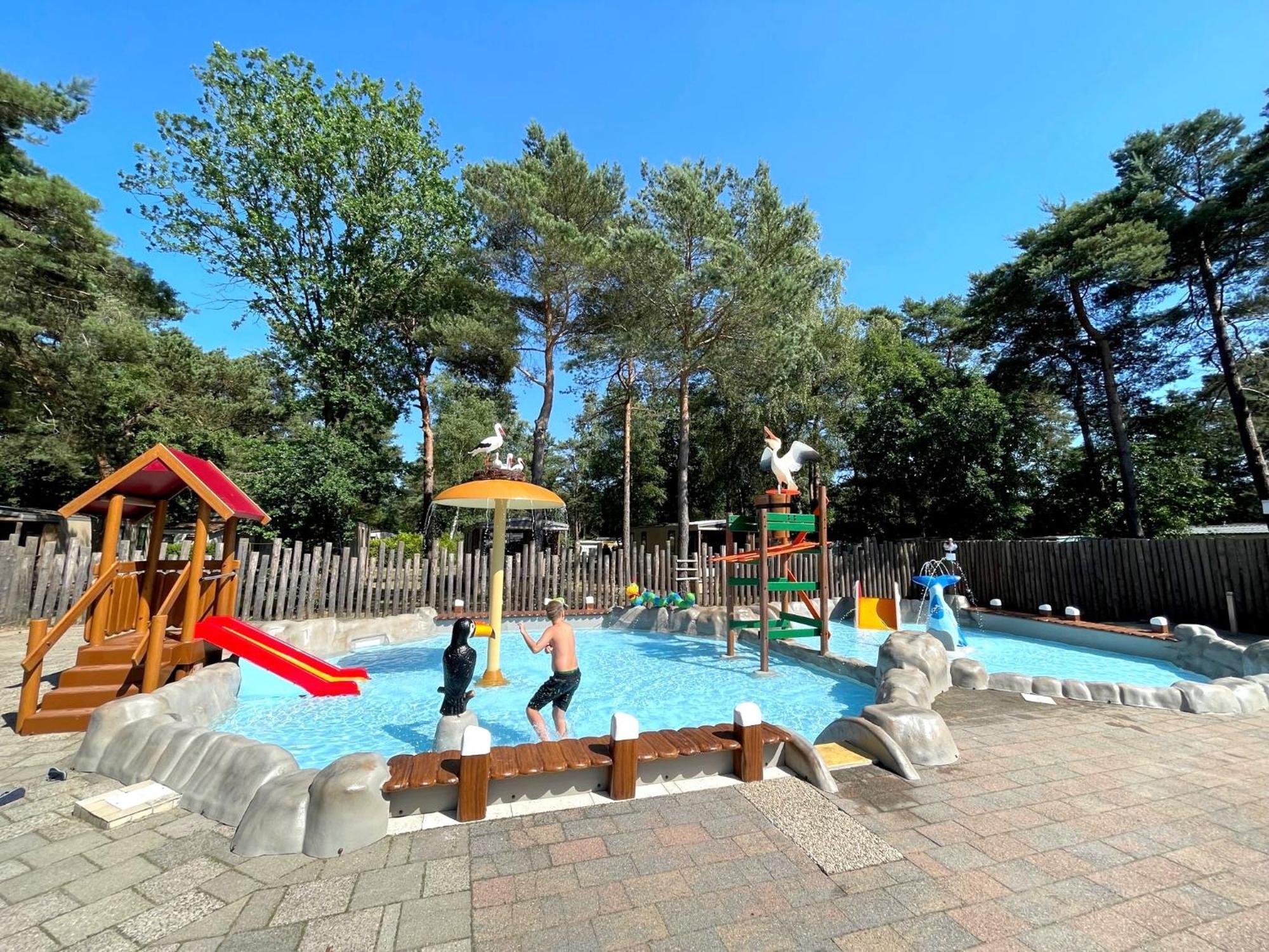 Vakantiepark Hertenhorst Beekbergen Bagian luar foto